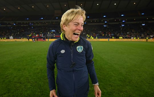 Feeststemming slaat om bij Ierse voetbalsters na WK-plaatsing: 'Spijt ons enorm wat er is gebeurd'