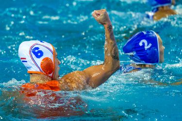 Nederlandse waterpolosters pakken eindelijk winst op EK