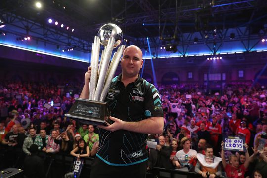 7 vragen over Q-School: 600 darters, van bierdrinker tot prof, willen Rob Cross achterna