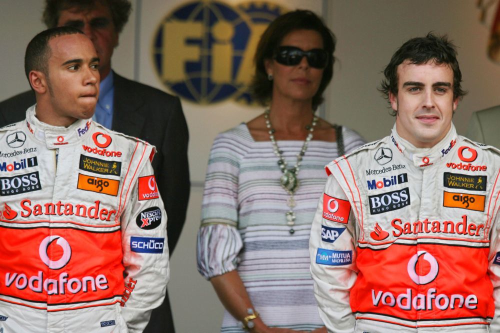Alonso: 'Hamilton geen makkelijke teamgenoot'