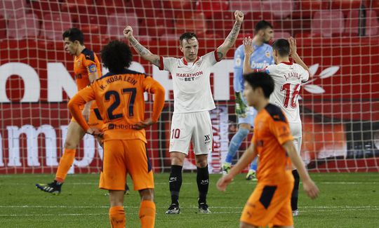 🎥 | Rakitic laat Valencia-keeper kansloos met deze stift