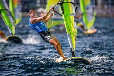 Van Rijsselberghe met hangen en wurgen in medalrace olympisch testtoernooi