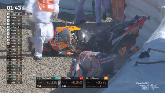 🎥 | MotoGP-legende Marc Márquez loopt ongeschonden weg na harde crash