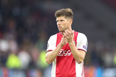 KOEKOEK! Huntelaar geeft scheidsrechter Kuipers een panna (video)