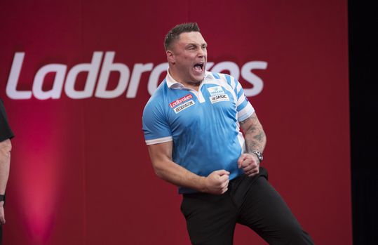 Gerwyn Price doet wat 'ie moet doen en stuurt de nummer 68 van de wereld naar huis