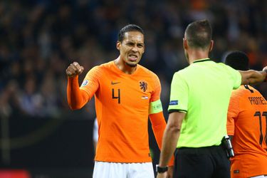 Virgil van Dijk over 'hands' De Ligt: 'Kon niet geloven dat de scheids penalty gaf'