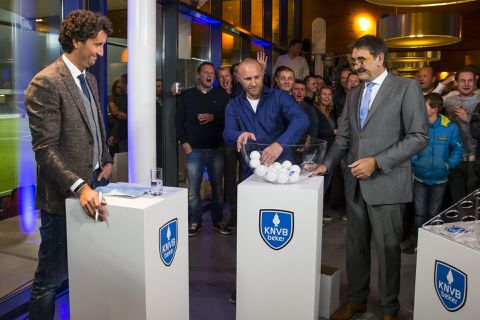 TV-gids: kijk 25 september op deze zender naar de loting van de KNVB Beker