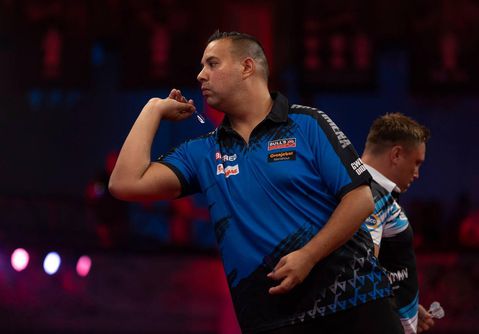 Wattimena walst over Barney heen, maar kan kunstje Noppert niet herhalen