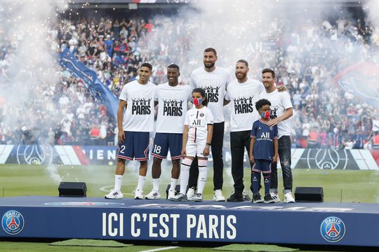 TV Gids: hier zie je Lionel Messi bij zijn debuut voor Paris Saint-Germain