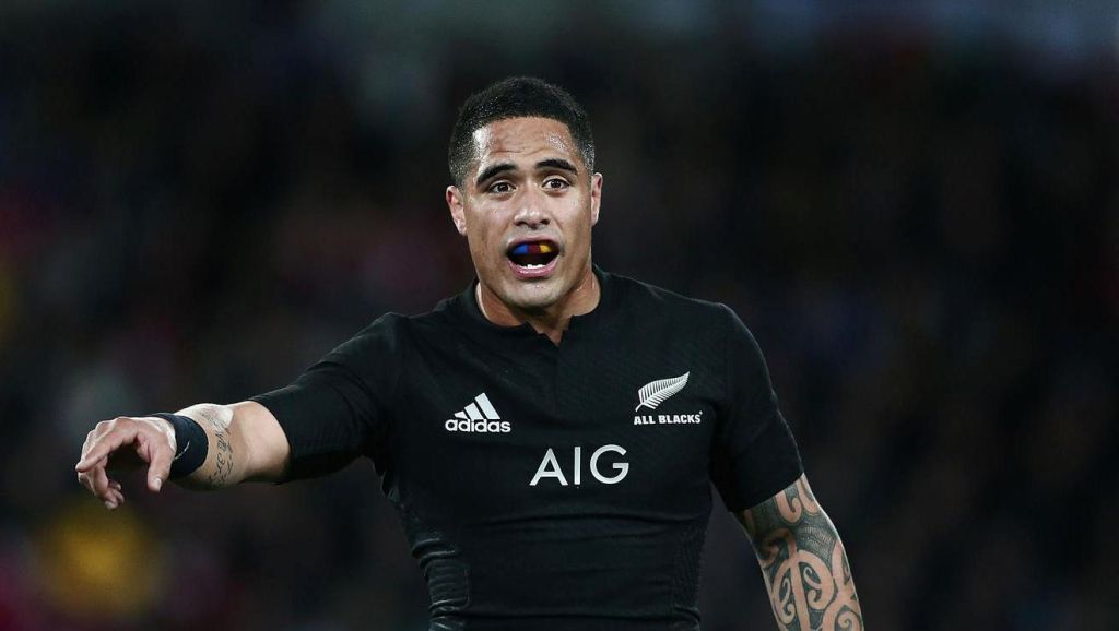 Geschorste Nieuw-Zeelandse rugbyer genaaid door briefschrijver