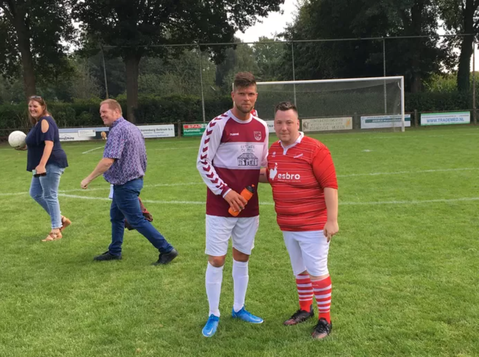 Klaas-Jan Huntelaar duikt op in Kelderklasse: 'Goede 3e helft, lekker voetballen'