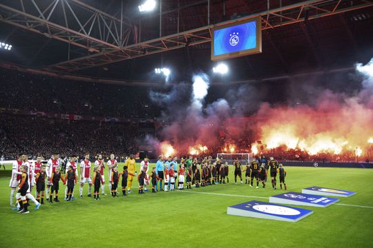 Ajax-fans opgelicht met nepkaarten voor cruciaal CL-duel: 'Wilde de wedstrijd live zien'