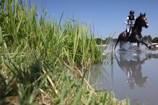 Eventing op de Spelen opgeschrikt door nare situatie rondom Zwitsers paard: ambulance erbij