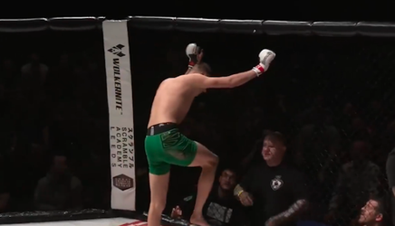 AUW! MMA-vechter heeft flink wat pijn na vieren TKO overwinning (video)