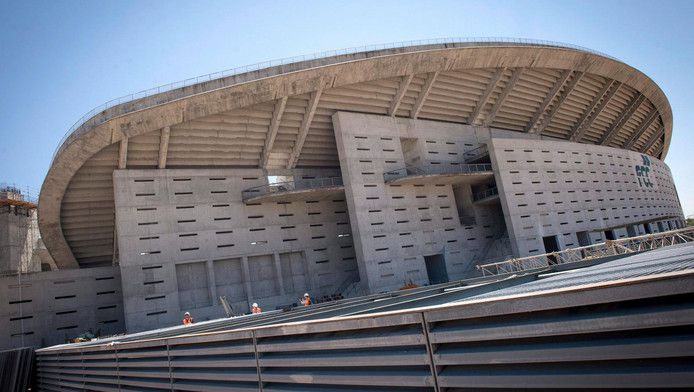 Nieuw stadion Atlético te laat klaar voor competitiestart (video)