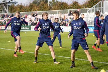 Ajax begint ochtendtraining met wat maffe oefeningen (video)