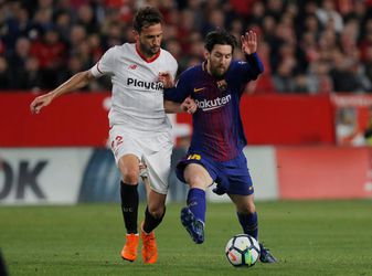 Barça dankt Messi, maar loopt wel averij op tegen Sevilla