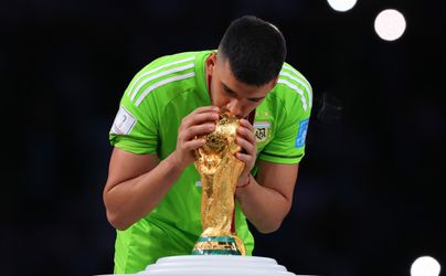 'Ajax wil keeper Geronimo Rulli halen van Villarreal'