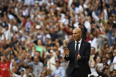 'Zidane krijgt 500 miljoen euro om Real Madrid te renoveren'