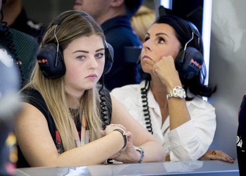 Victoria Verstappen over verschil met Max: 'Hij is heel lief, ik lijk meer op Jos'