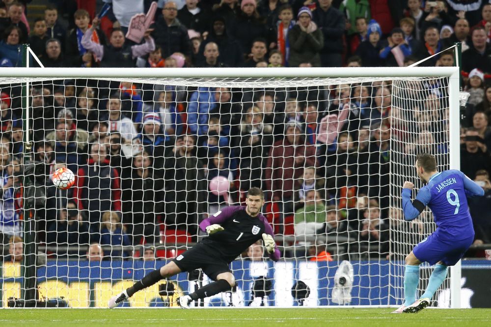 Janssen goudhaantje voor Oranje op Wembley (video)