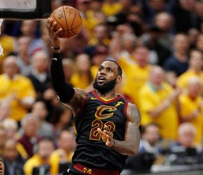 LeBron James zorgt met nóg een record voor gelijke stand in play-offs NBA