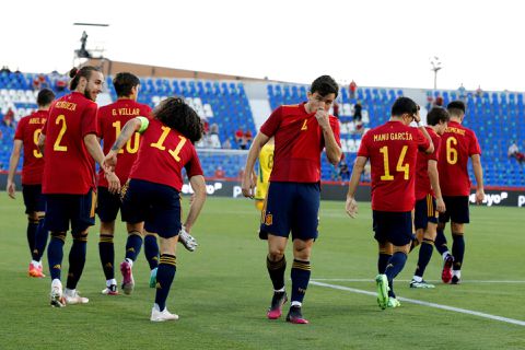 Jong Spanje vervangt het echte Spanje en wint ook DIK van Litouwen