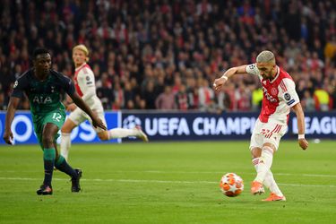 Ziyech knalt Ajax met héérlijk doelpunt zo goed als zeker naar CL-finale (video)