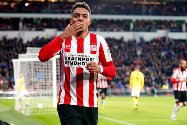 He's back: Donyell Malen staat na zware blessure weer aan de aftrap bij PSV