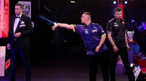 Kenners over WK darts-debutant Luke Littler: 'Beter dan Michael van Gerwen op die leeftijd'