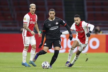 'Verrassende wending in carrière Ihattaren: Ajax huurt middenvelder met optie tot koop'