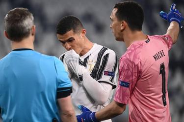 Cristiano Ronaldo wordt afgemaakt in Italië: bang voor de bal