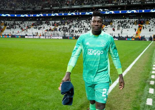 André Onana kan weer lachen: 'Ik heb een ellendige periode achter de rug'