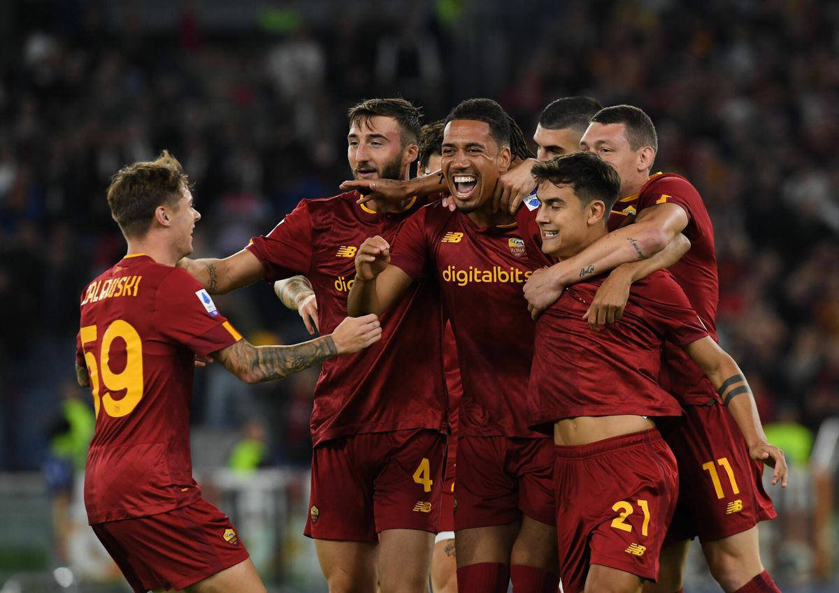 AS Roma boekt magere zege op 10 man Lecce en mag omhoog kijken in Serie A
