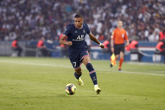 🎥 | Samenvatting: PSG - met Hakimi en Wijnaldum - wint met 4-2 van Strasbourg