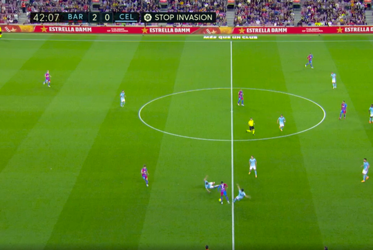 🎥 | Ousmane Dembélé laat 2 Celta-spelers zitten na fraaie actie: 'Koekoek!'