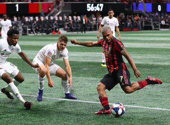 Fenomeen Martínez opnieuw goud waard voor koploper Atlanta van De Boer (video)