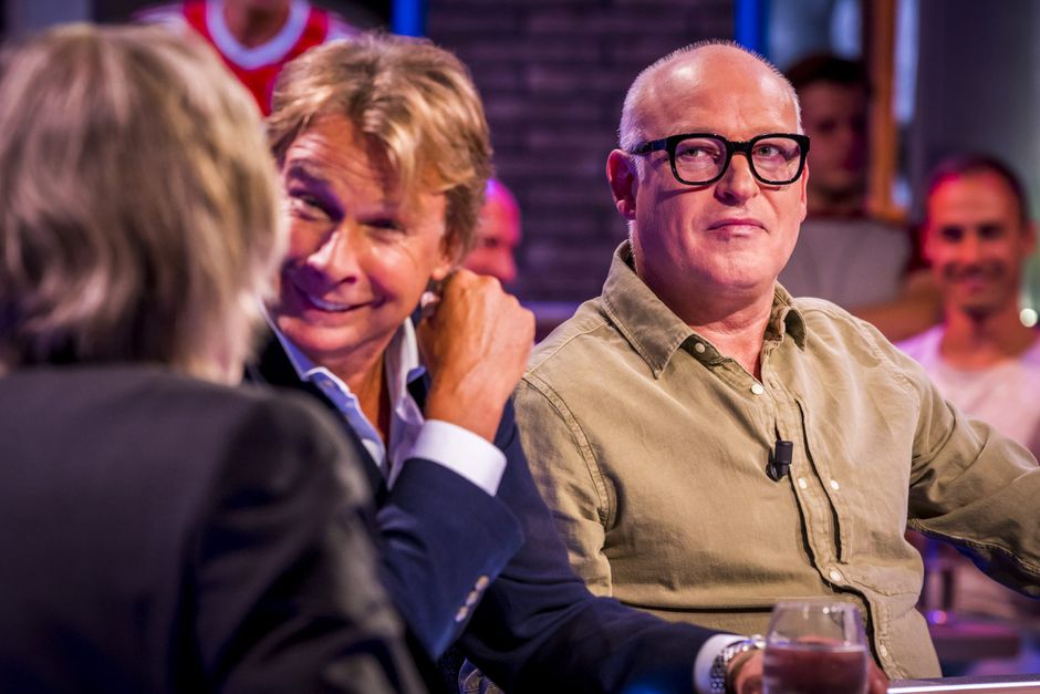 Lekker man! Van der Gijp heeft vriendin ten huwelijk gevraagd 💍