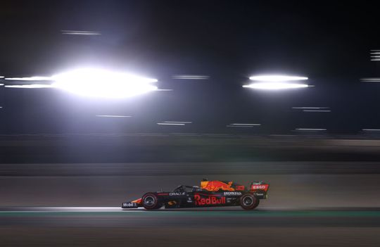 🎥 | Max Verstappen komt niet verder dan 3e tijd bij VT2 in Qatar, Valtteri Bottas de snelste