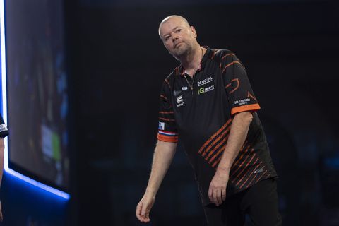 Raymond van Barneveld geeft GEEN interview na WK-uitschakeling: 'Pijn zit diep'