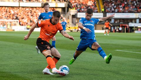 Het ligt niet aan je tv: de beeldkwaliteit van Dundee United - AZ is gewoon bagger