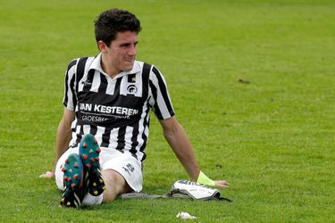 Jong Achilles krijgt voor zoveelste keer dit seizoen flinke pak rammel