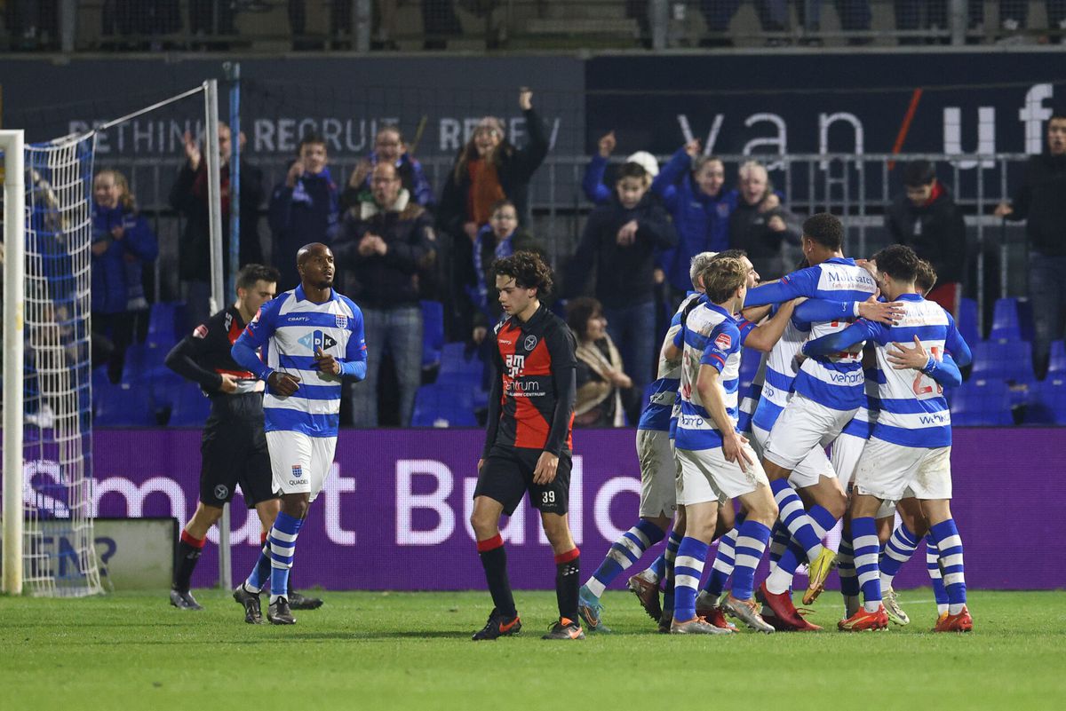 KKD weer terug: PEC Zwolle grijpt gelijk 2e periodetitel, koploper Heracles loopt averij op