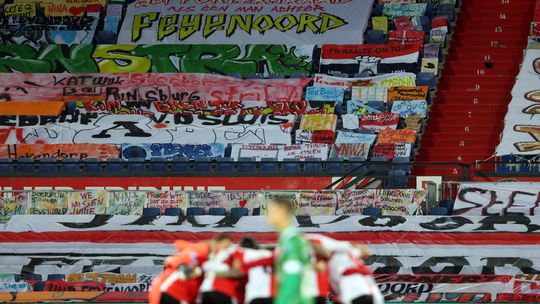 Feyenoord-spandoeken worden definitief verwijderd uit de Kuip