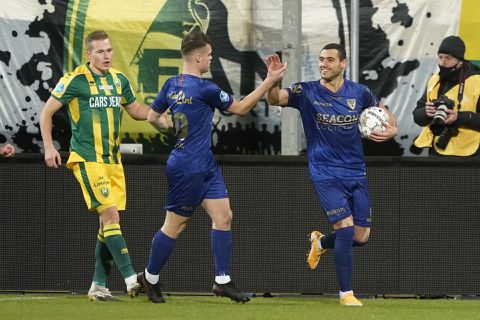 Giakoumakis is weer goud waard en schiet VVV met VIER goals langs ADO