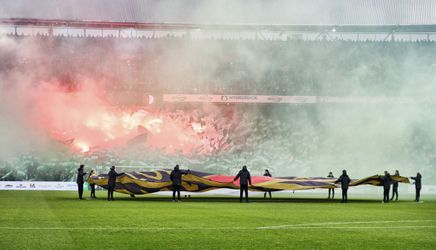 Feyenoord vreest voor straf: heel vak in de Kuip moet leeg blijven na vuurwerk tijdens PSV-thuis