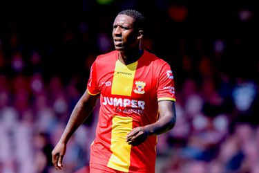 Huh?! Douglas alweer weg bij Go Ahead Eagles, verdediger op proef in Duitsland