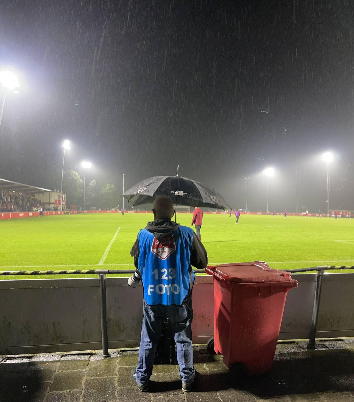 Regen eist eerste slachtoffer in KKD: Jong Utrecht - Jong PSV afgelast
