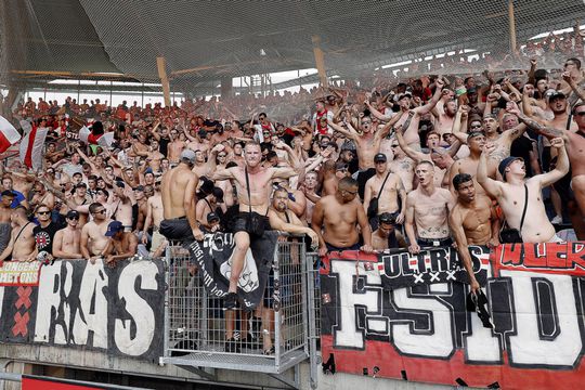 Ajax-fans in Kiev niet veilig: politie moet bescherming bieden