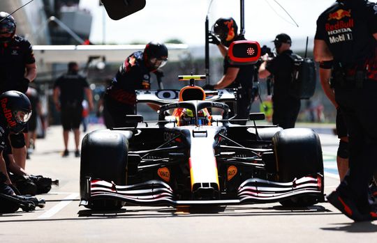 Sergio Pérez rijdt ALWEER te hard in de pits en moet nieuwe boete betalen